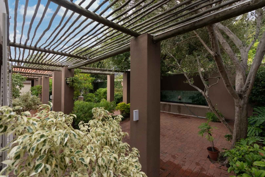4 Bedroom Property for Sale in Oranjezicht Western Cape